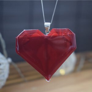 Collar de corazón resinado con cadena en plata